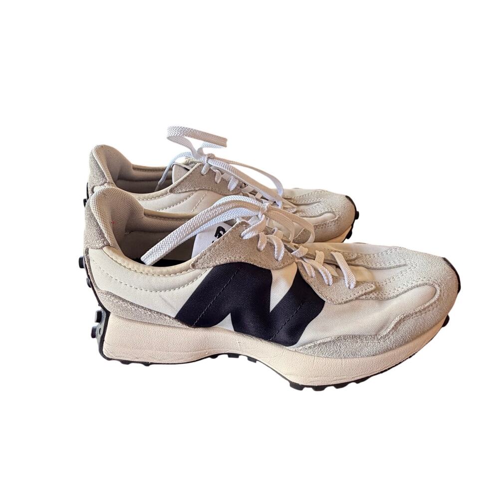 New Balance Women’s 327 Suede Sneakers Shoes Size 7 US black/white